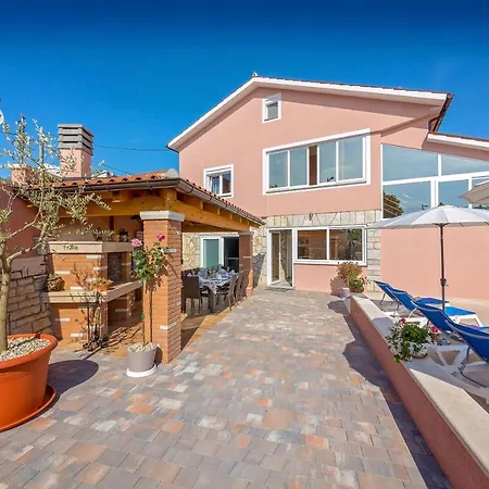 Petra Villa Kaštelir